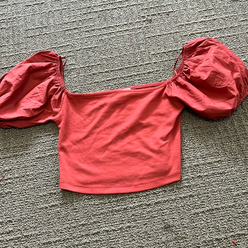 Zara coral crop top with puffy off the shoulder sleeves. Size small.